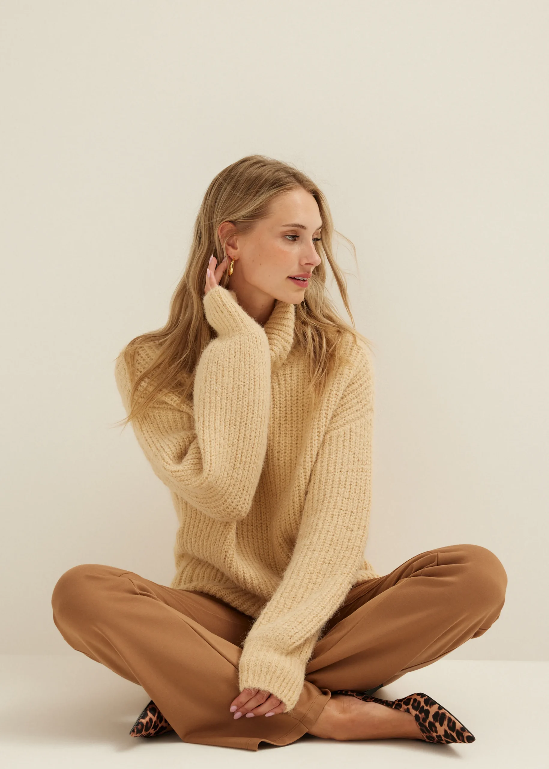 Online Cotton Club Gebreide coltrui tan