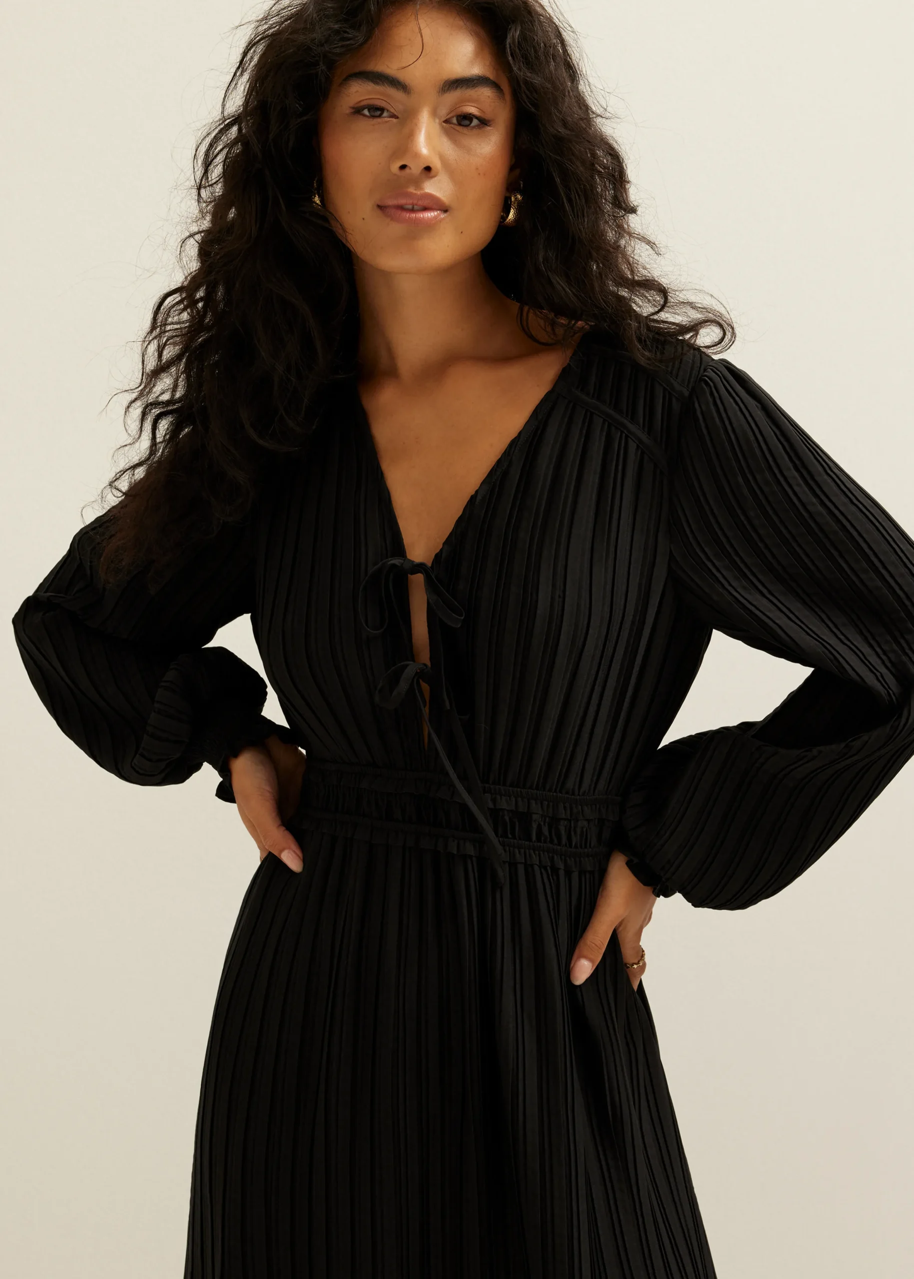 Fashion Cotton Club Maxi plisse jurk zwart