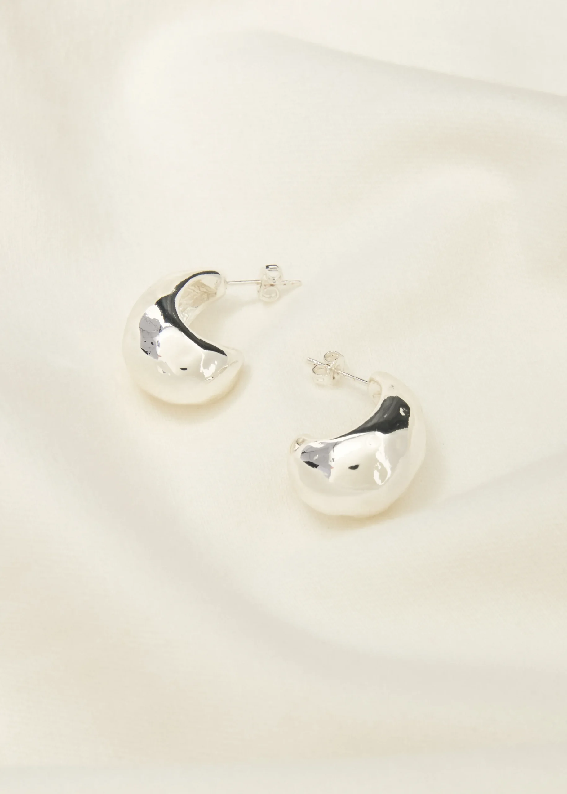Online Cotton Club Oorbellen met druppel vorm zilver