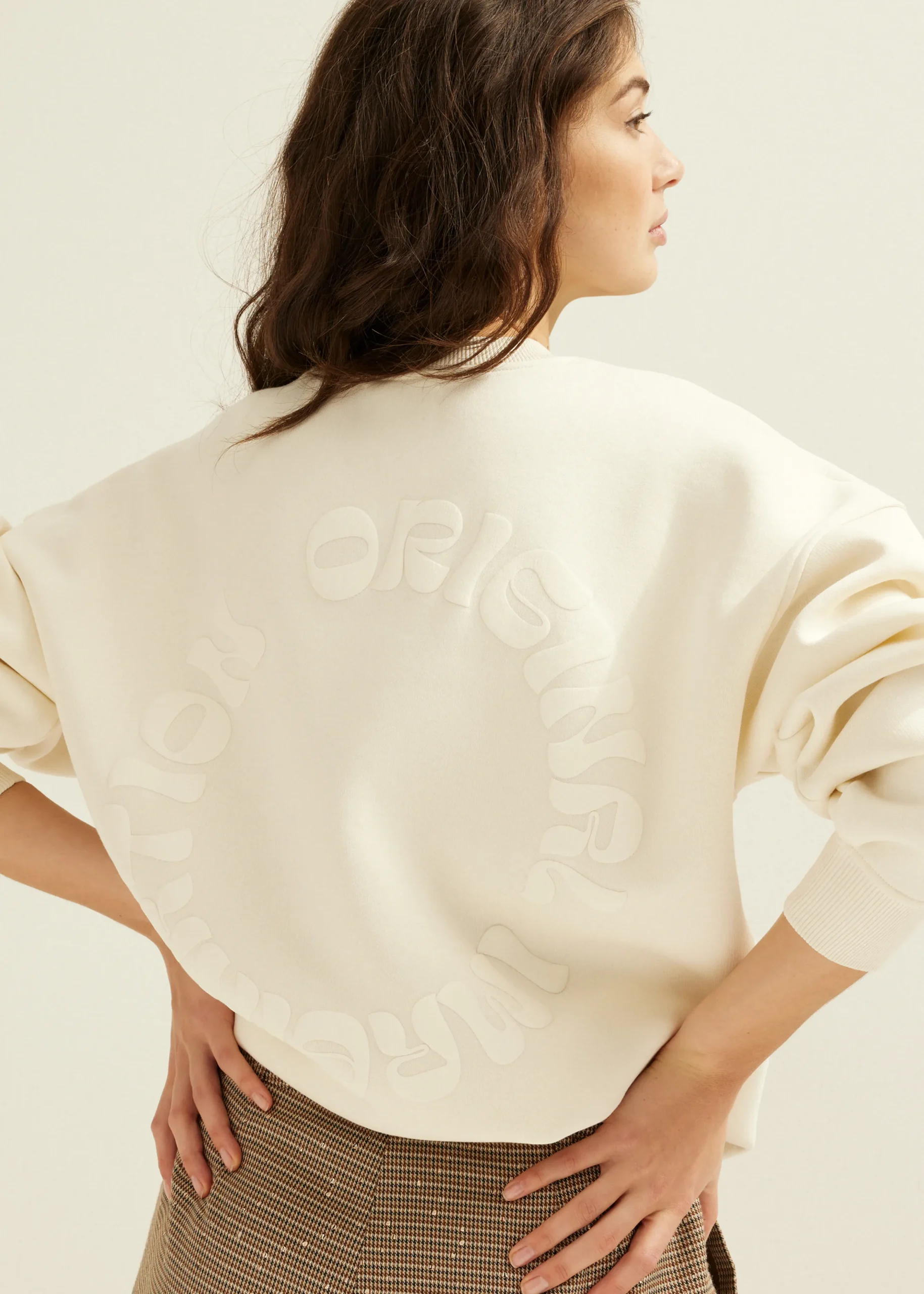 Fashion Cotton Club Sweater met backprint ecru