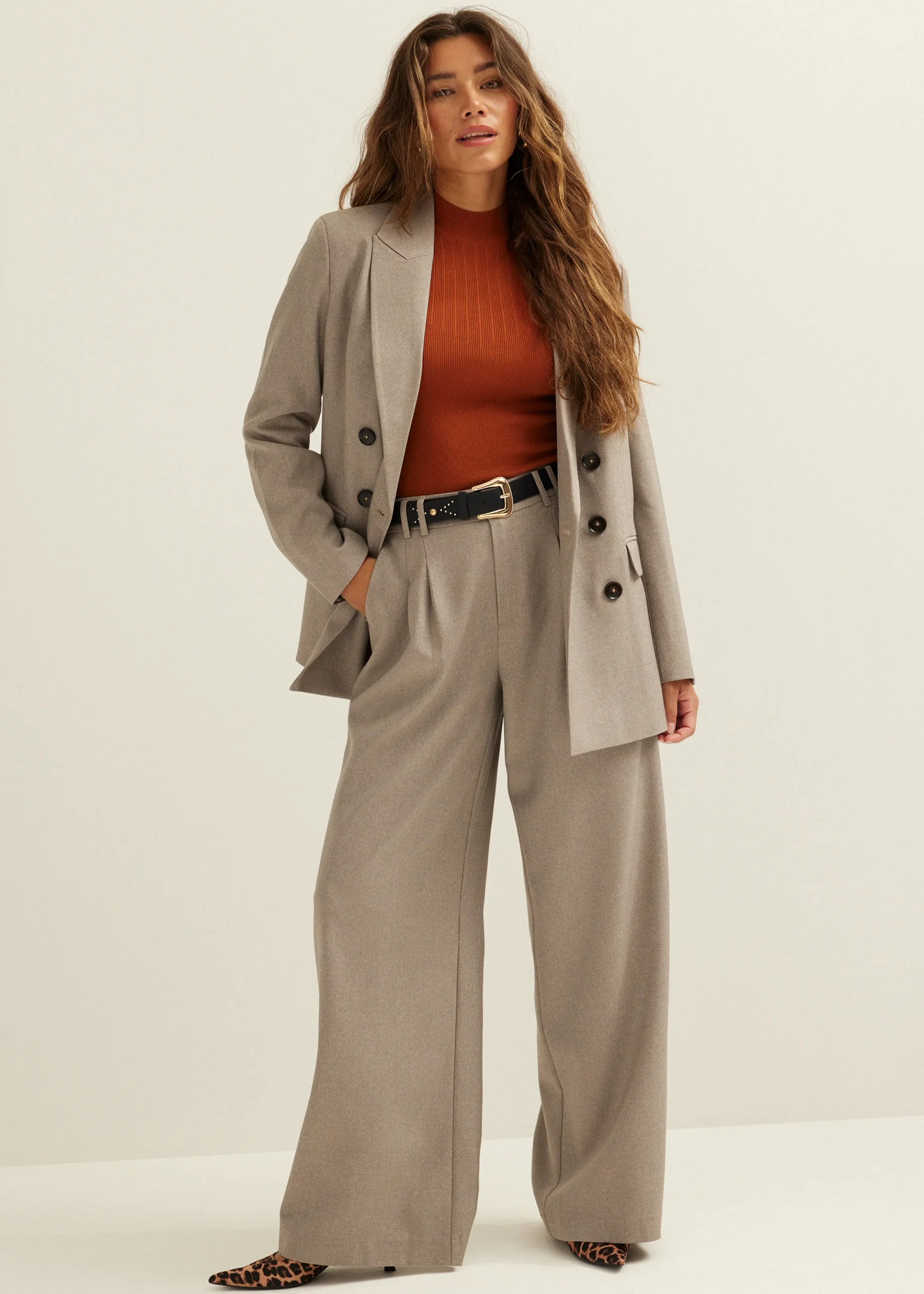 Discount Cotton Club Trui met rib detail middenbruin
