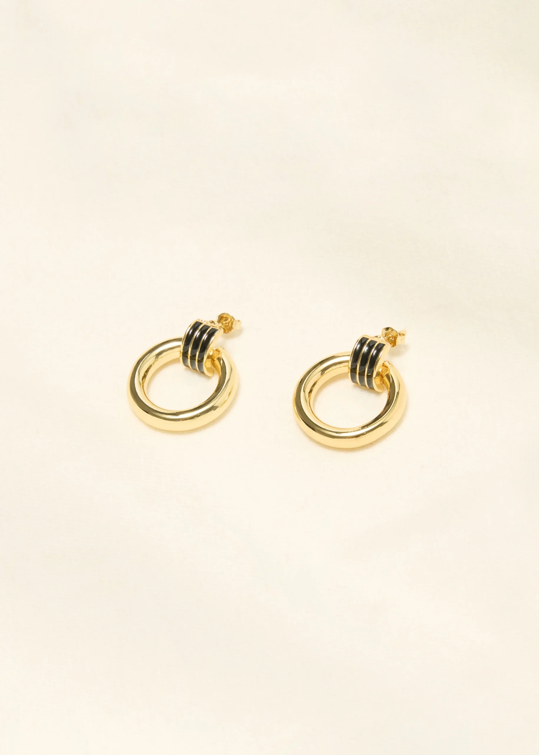 Hot Cotton Club Twee kleurige oorbellen goud
